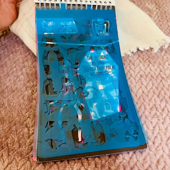 Monster High Sketch Portfolio - Picture 2 of 5